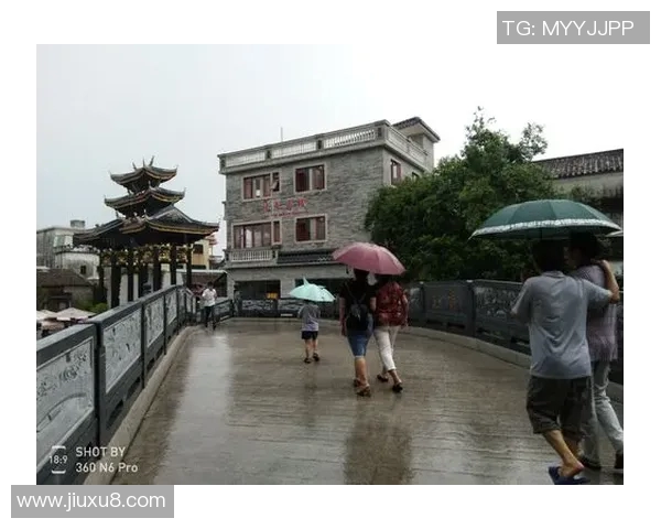 足球明星的语言魅力:为何他们都能流利说英文